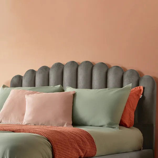 arc channel back velvet bed arc channel back velvet bed