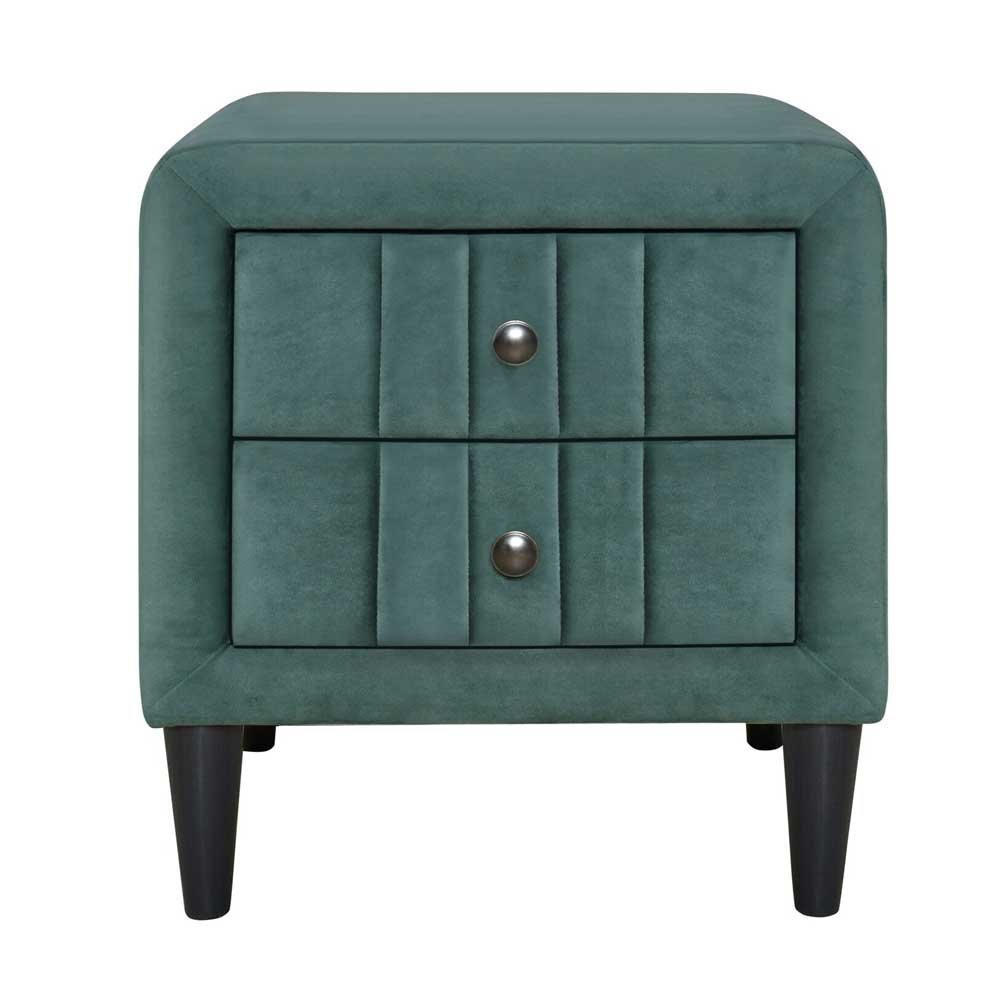 4 piece bedroom set: bed, nightstands & bench 4 piece bedroom set: bed, nightstands & bench